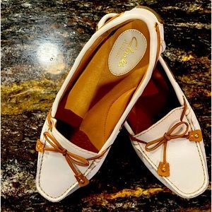 Clark’s Women’s White Leather Moccasins